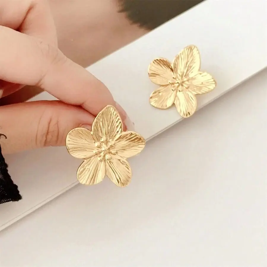 Chic Flower Earrings