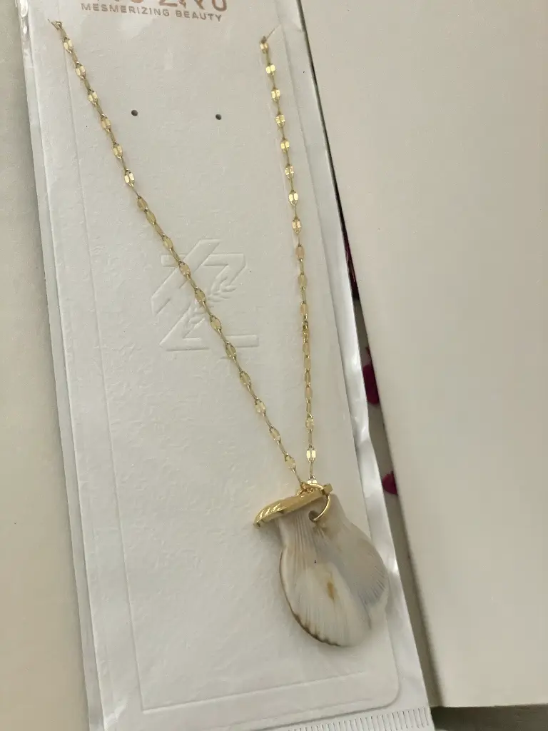 Shell Breeze Necklace