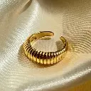 Twirling twist Ring