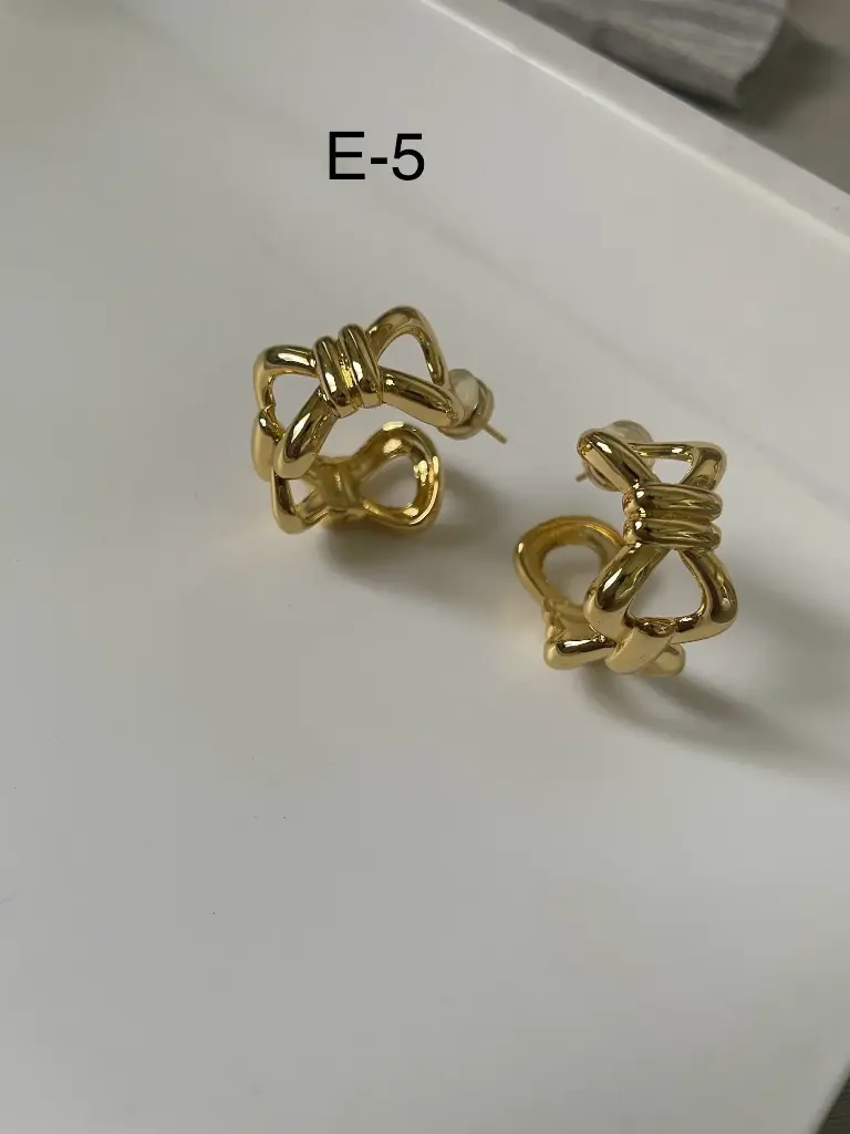 Sweet bow hoops