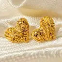Flirty heart earring