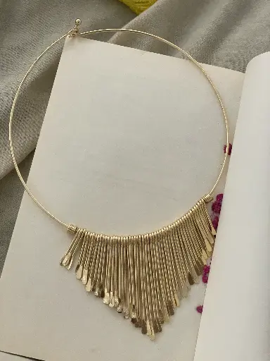 V Sculpt Necklace