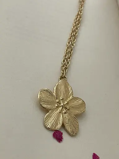 Chic Flower Chain